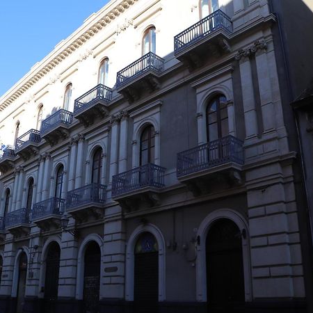 Domus Iole Appartamento Nel Centro Storico Catânia Exterior foto