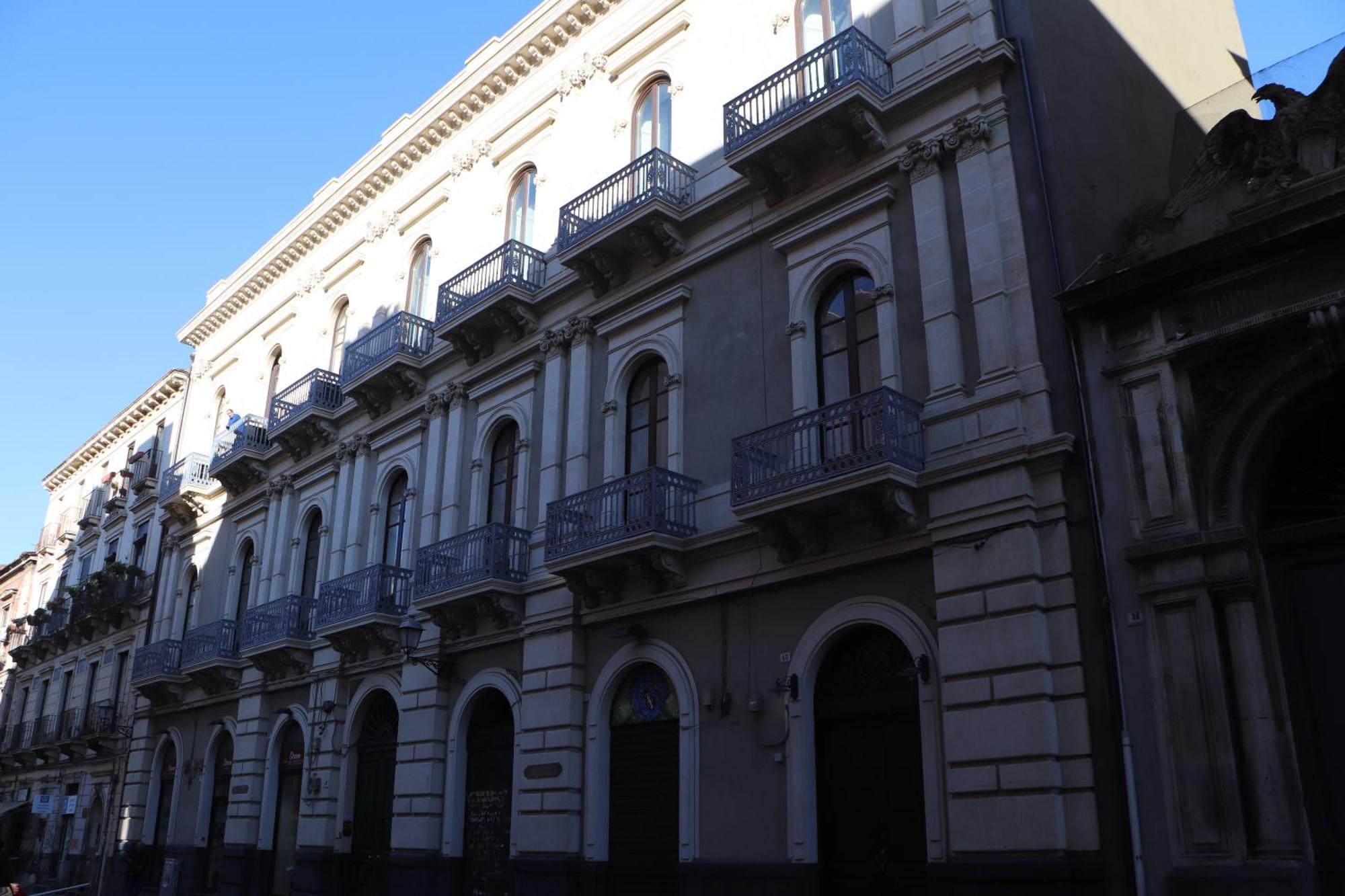 Domus Iole Appartamento Nel Centro Storico Catânia Exterior foto